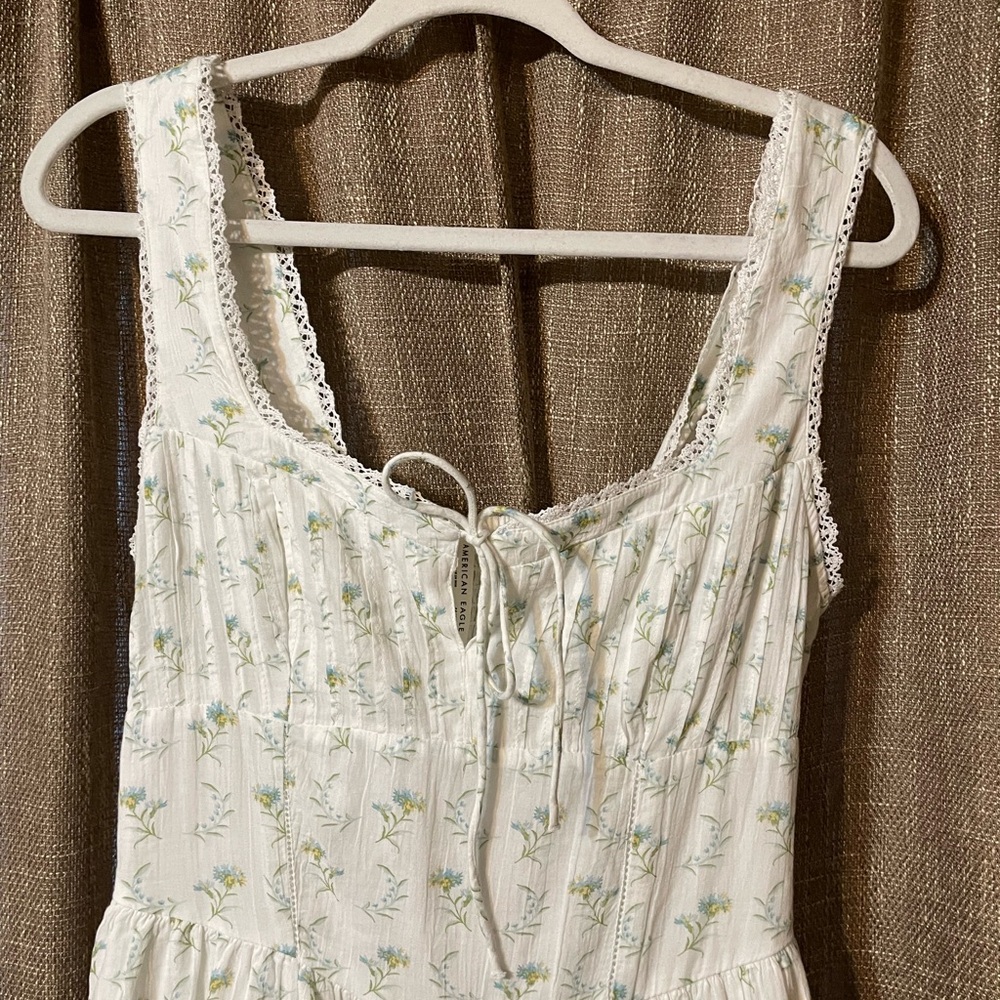 $40 NEW American Eagle Blue Floral White Dress Size M - Picture 2 of 6
